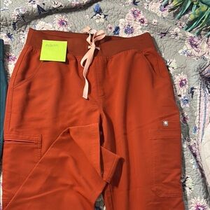 Women’s figs high waisted yola scrub pant